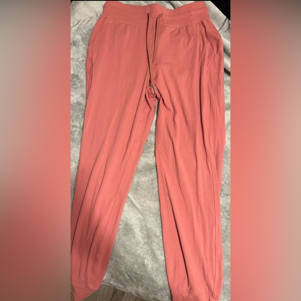 lulu jogger/sweats